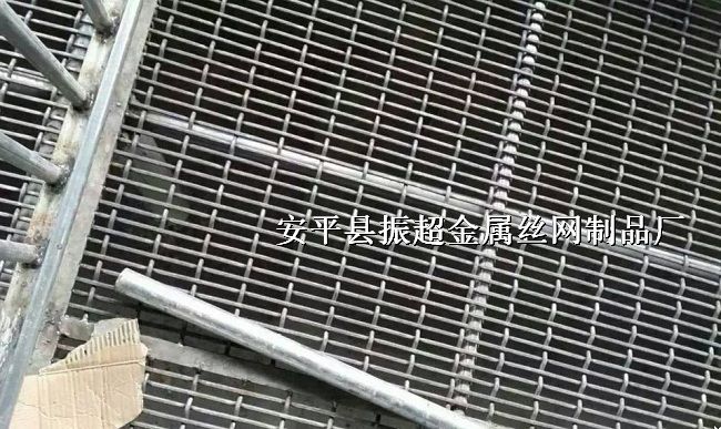 L䓽zW