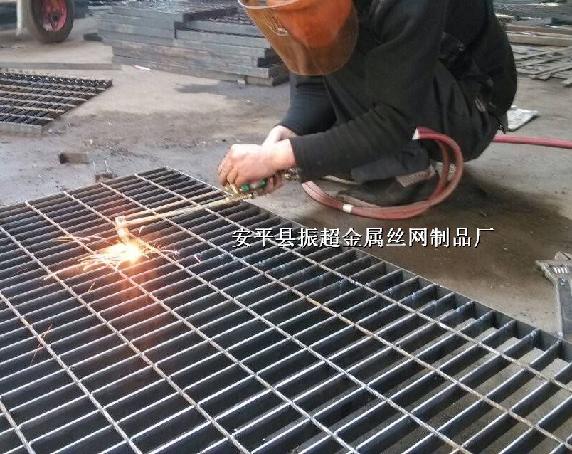 䓸